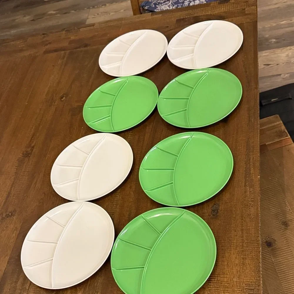 Vintage Fondue Plates 4 White and 4 Green Divided Plates